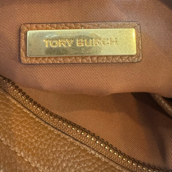 Tory Burch Tan Leather Shoulder Bag with Gold Accents - Picture 12 of 16